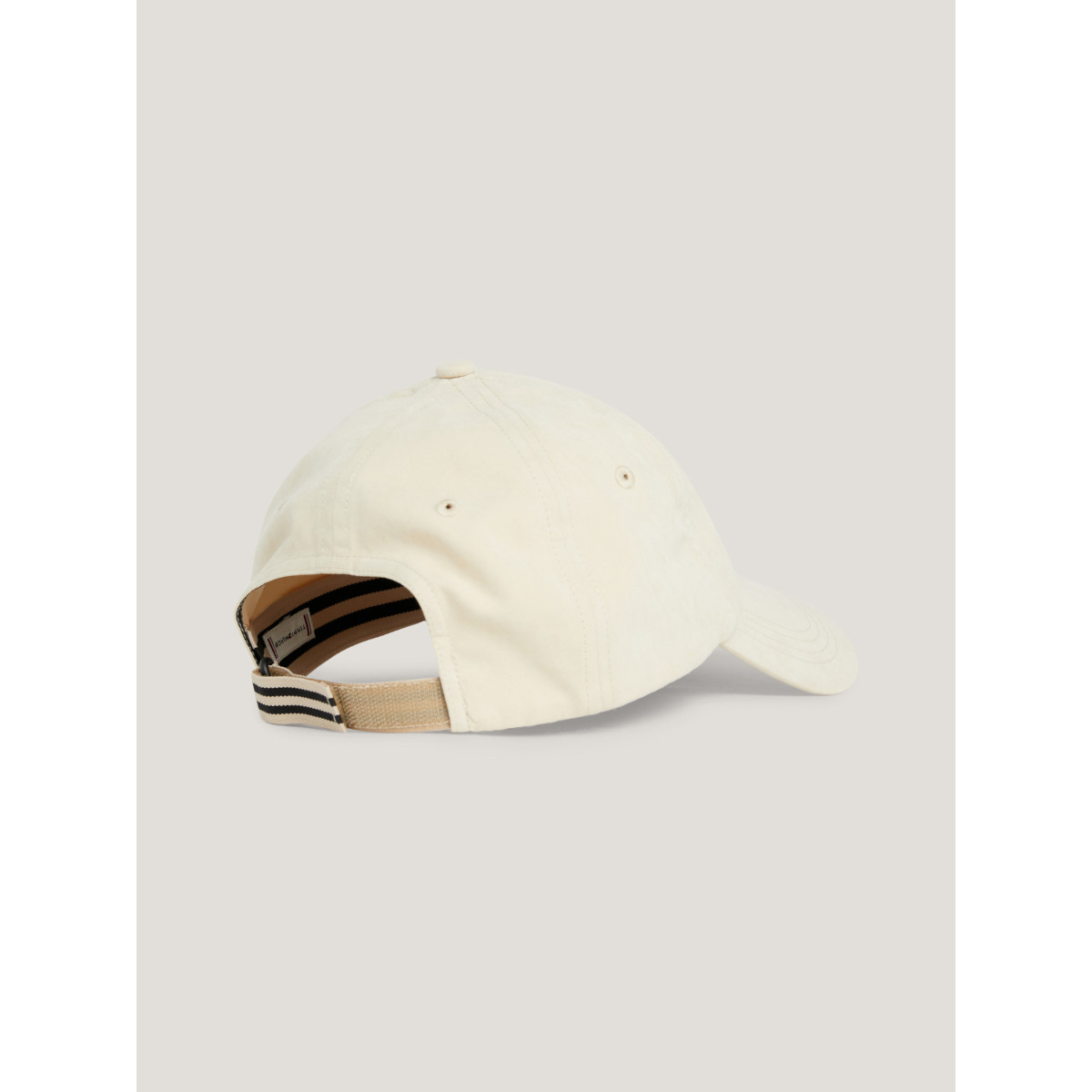 M05-WOMEN-HATS