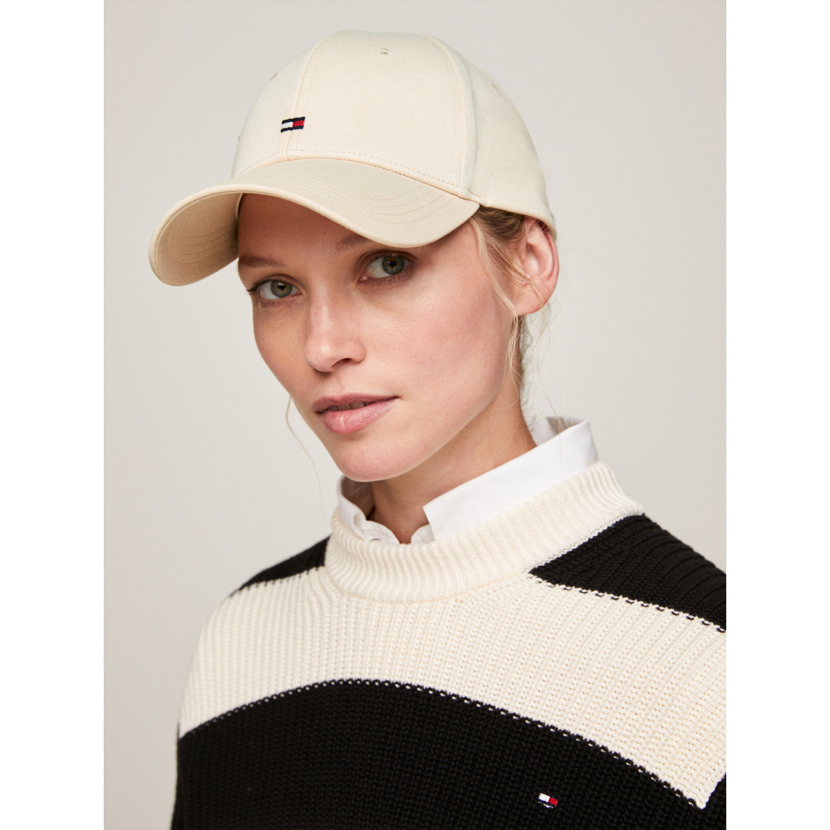 M05-WOMEN-HATS