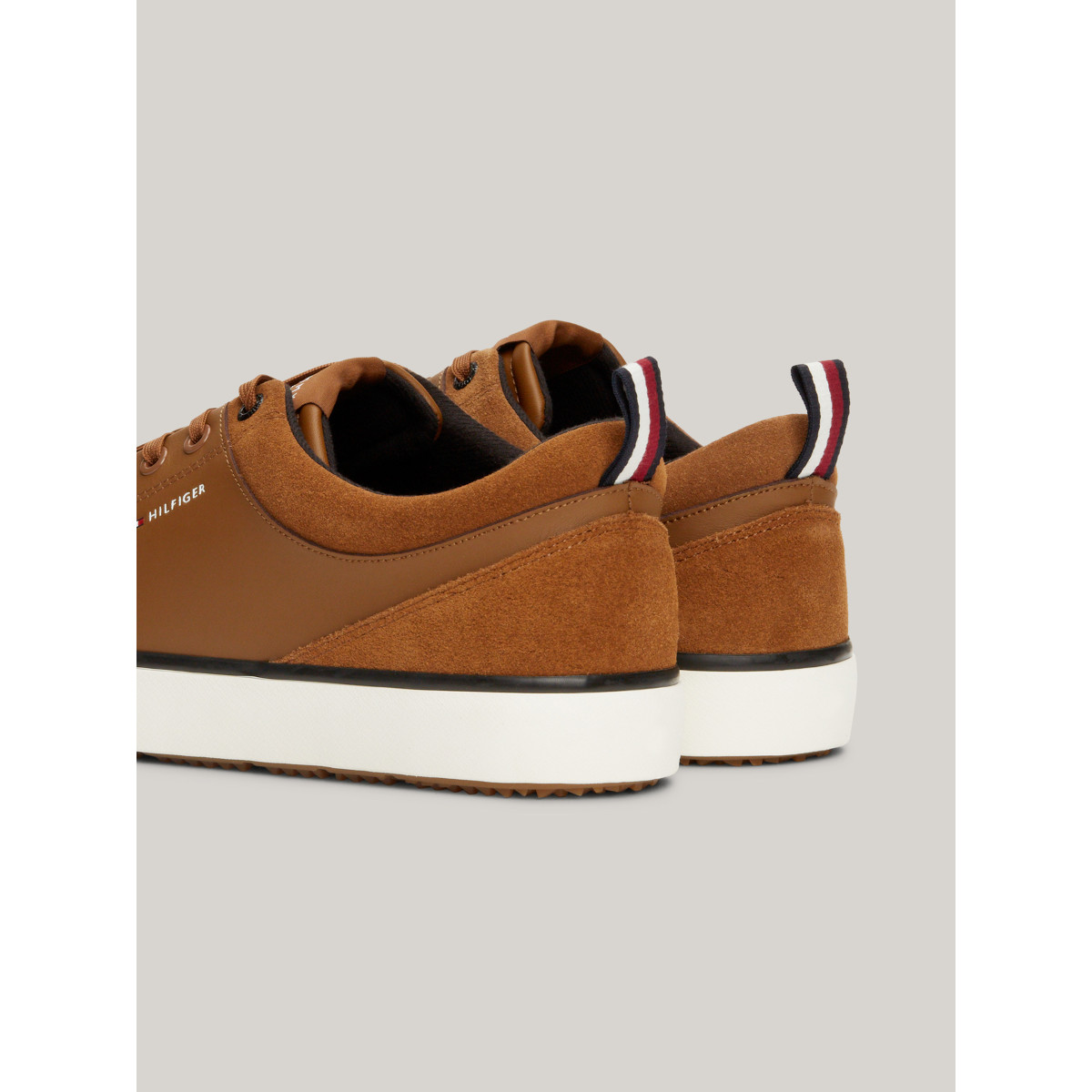 M06-MEN-SNEAKERS