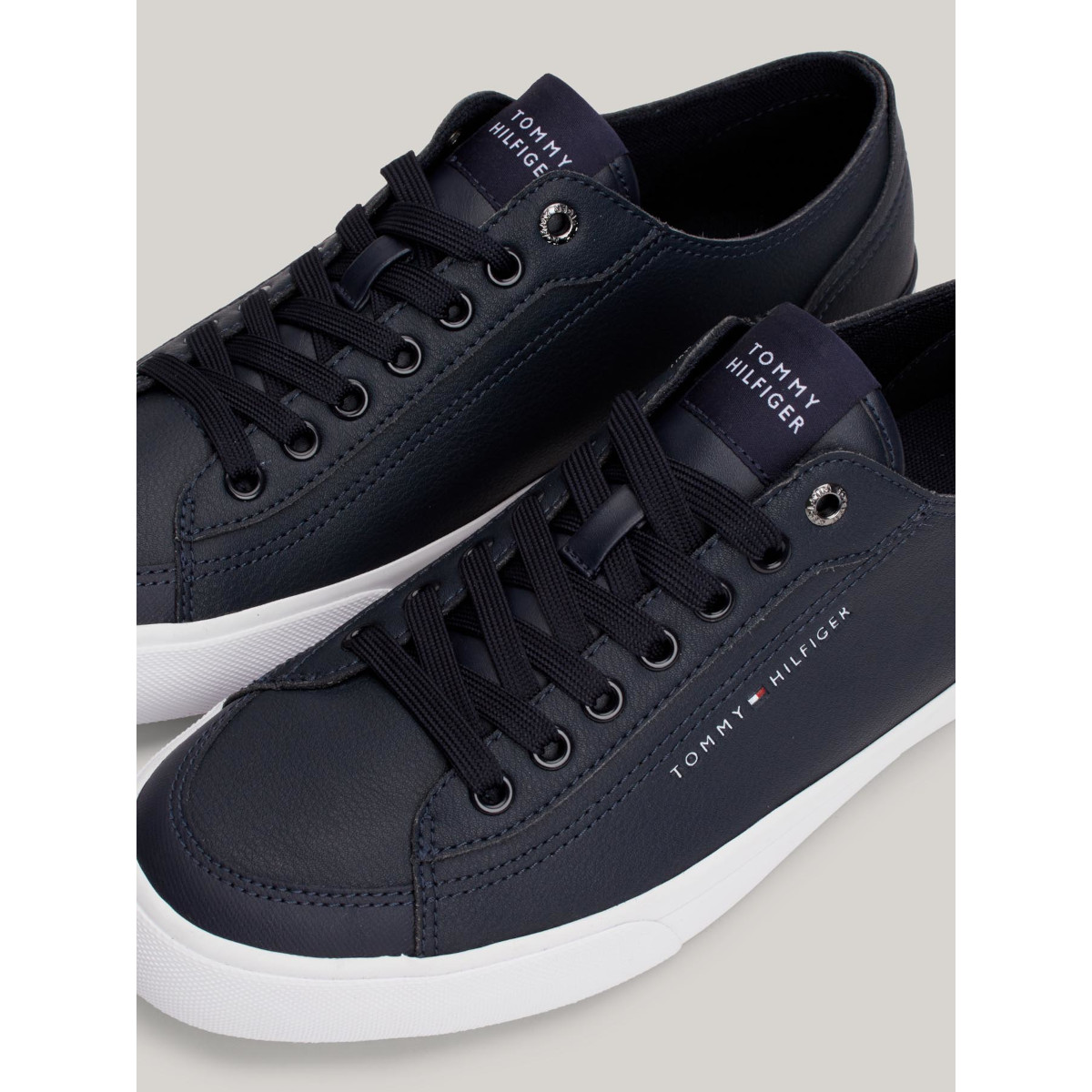 M06-MEN-SNEAKERS