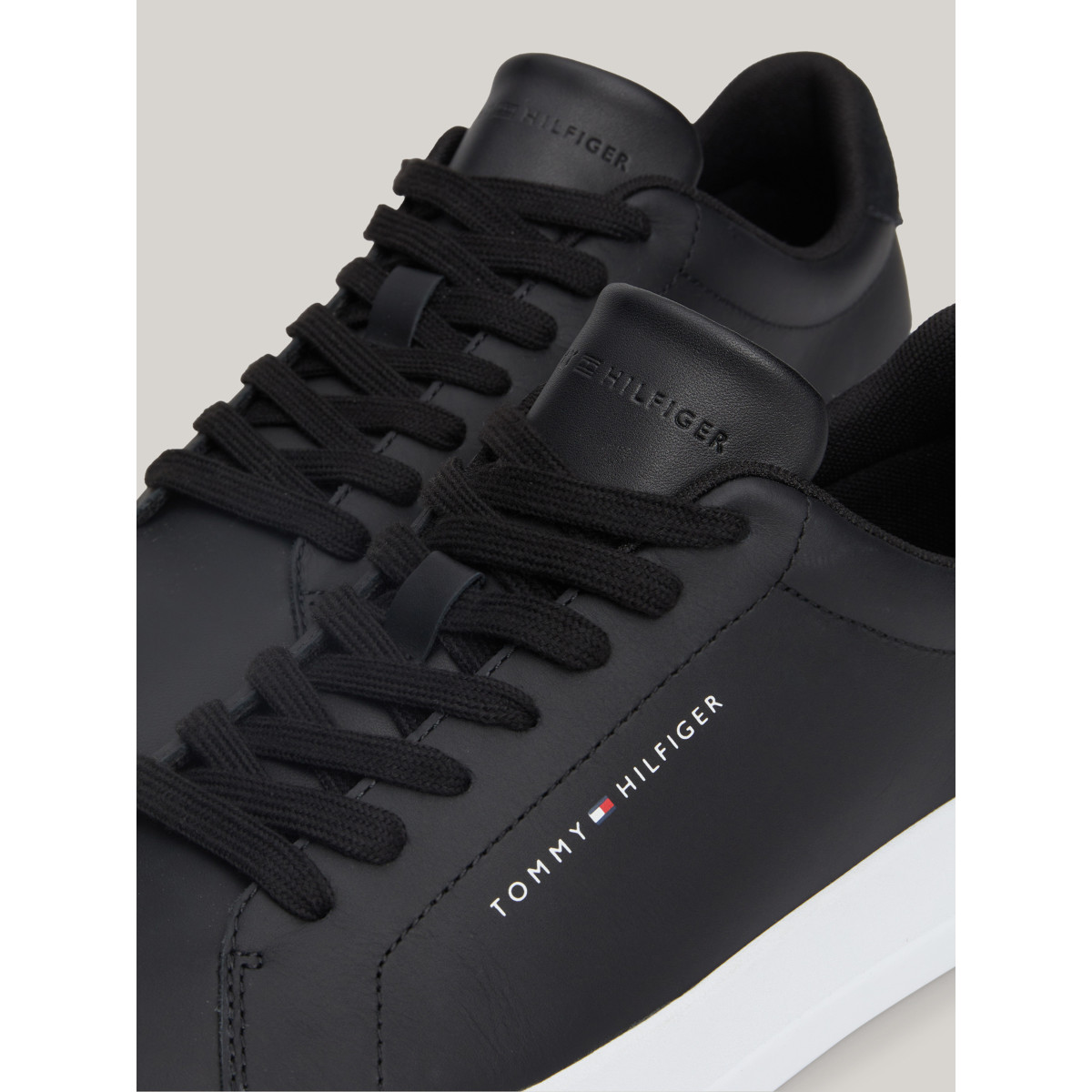 M06-MEN-SNEAKERS