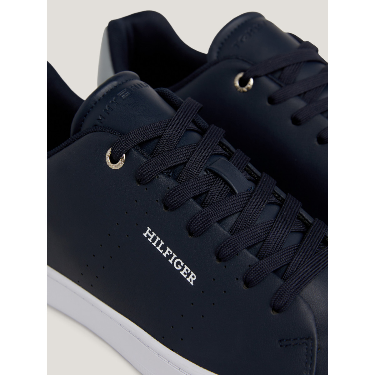 M06-MEN-SNEAKERS