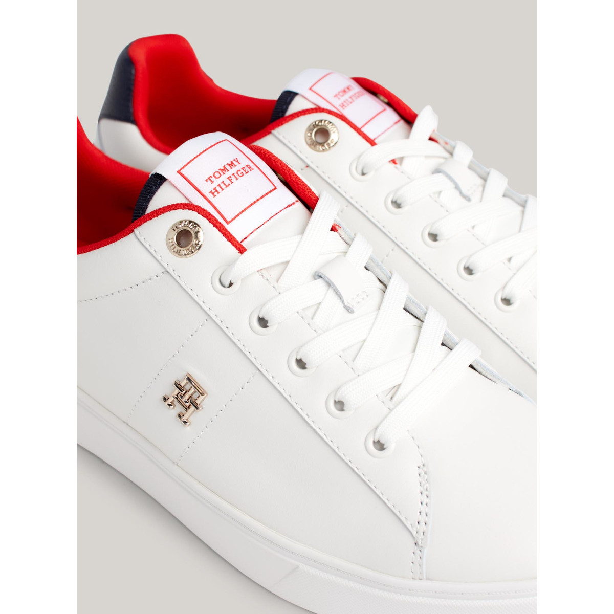 M06-WOMEN-SNEAKERS