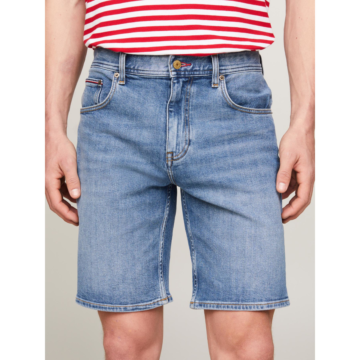 M01-MEN-SHORTS WOVEN