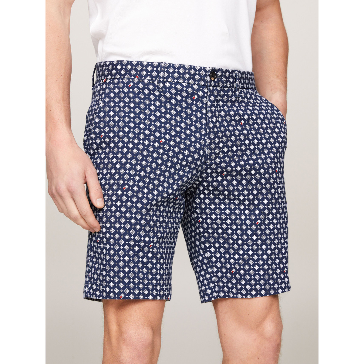 M01-MEN-SHORTS WOVEN